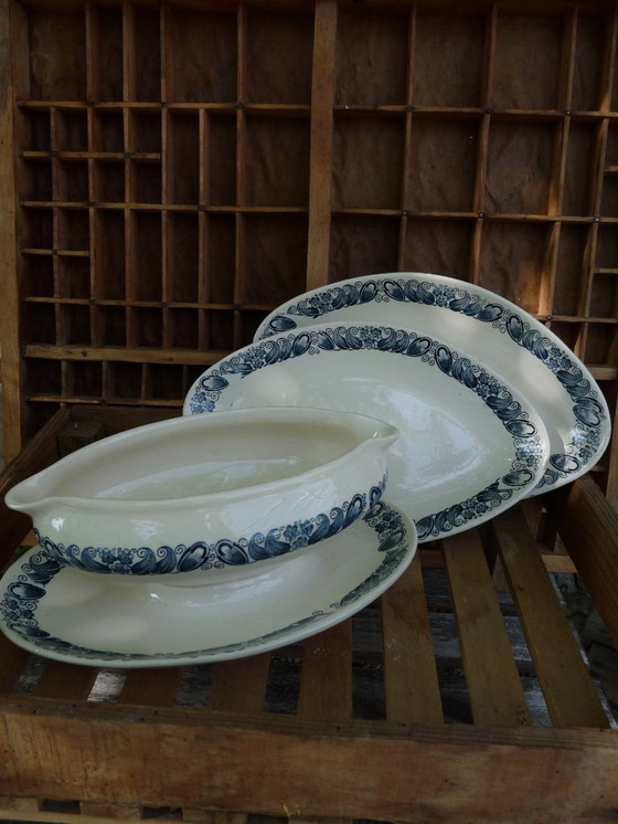 Image 1 of Longchamp "Marcel" juskom van ijzersteen en serveerschalen