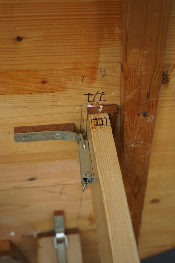 Image 1 of Architektonisch gestalteter, handgefertigter Esstisch aus weiß gekalktem Kiefernholz, 1970er Jahre
