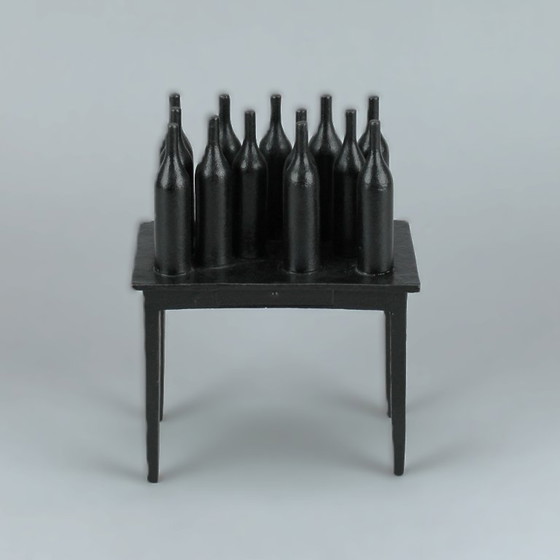 Image 1 of Mario Avati (1921-2009) - Table avec bouteilles - 1978 - sculpture en bronze - édition à 100 exemplaires - Edizione Olivetti