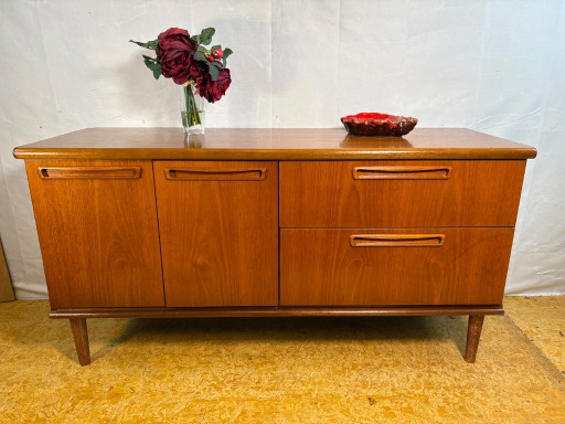 Buffet bas Vintage Meredew en Teck | Années 60 | Design Britannique Mid-Century