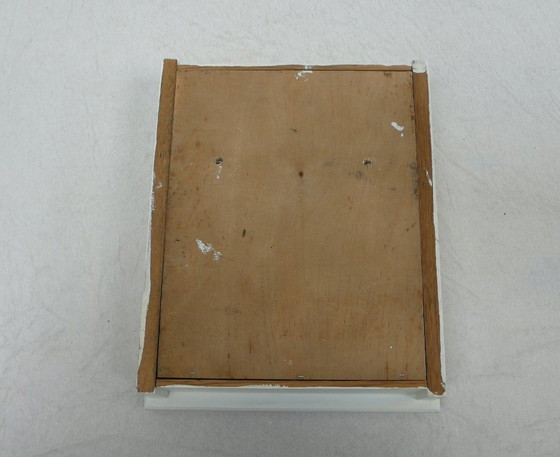 Image 1 of Vintage sleutelkastje hout wit + 3D tinnen afbeelding dorpsgezicht