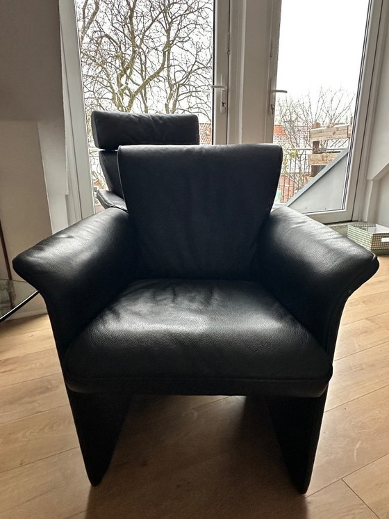 Image 1 of Ensemble de salon Jori : canapé 2 places + 2 fauteuils et table basse Ronald Schmitt 75x75, hauteur réglable