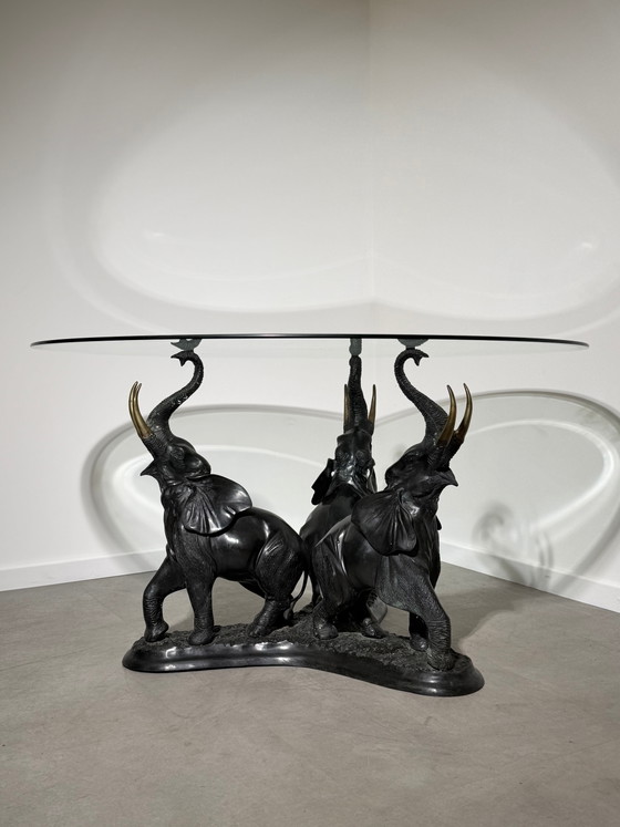 Vintage Bronze Elephant Trio Dining Table with Round Beveled Glass Top – Regency Style – 130 cm (photo 3 of 7)
