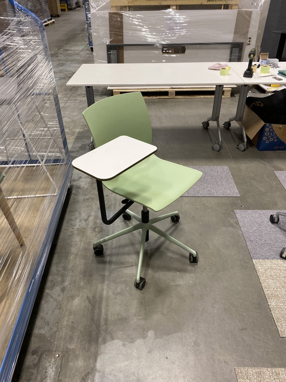 Image 1 of Sedia Ahrend Well con piattaforma girevole