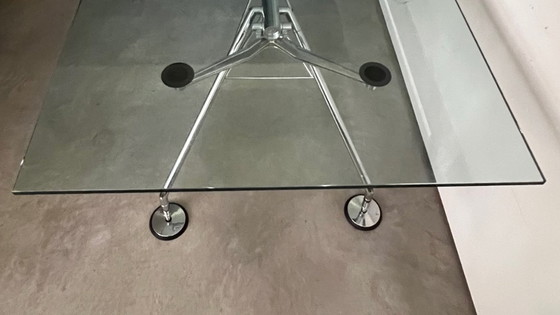Image 1 of Nomos Tisch von Tecno – entworfen vom Architekten Norman Foster