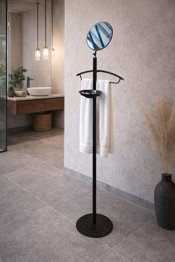 Image 1 of Moderner schwarzer Metall-Garderobenständer mit Spiegel und Ablagefach