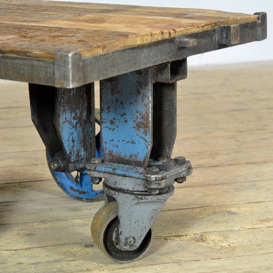 Mesa de centro industrial, años 60, Mesas de centro, Madera, Metal, Marrón, Vintage (foto 11 de 11)