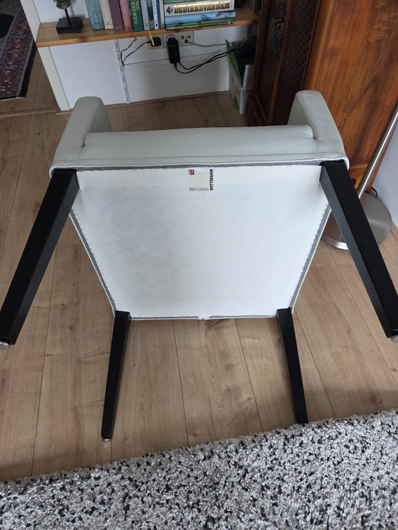 Image 1 of 4 wit leren eetkamerstoelen Wittmann
