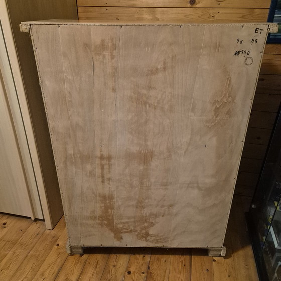 Image 1 of Armario de niña de pino, 120 x 36 x 90 cm, en buen estado, con bisagras y cerraduras originales.