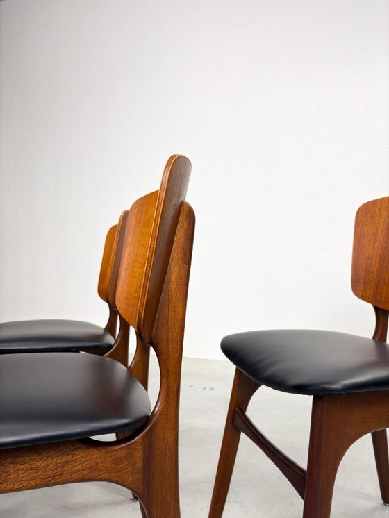 Image 1 of Set of Mid-century Dining Chairs in Danish Design