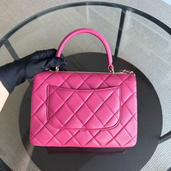 Image 1 of Borsa Chanel Trendy CC piccola - Pelle di agnello trapuntata rosa acceso con finiture dorate, serie 26