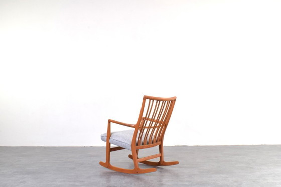 Schaukelstuhl ML33 von Hans J. Wegner für A/S Mikael Laursen, 1950er Jahre. – Hans Wegner, Schaukelstühle (photo 6 of 18)