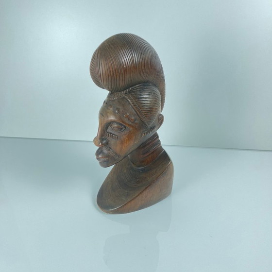 Image 1 of Busto femminile intagliato a mano in legno nero, stile Baoulé, 1960/90