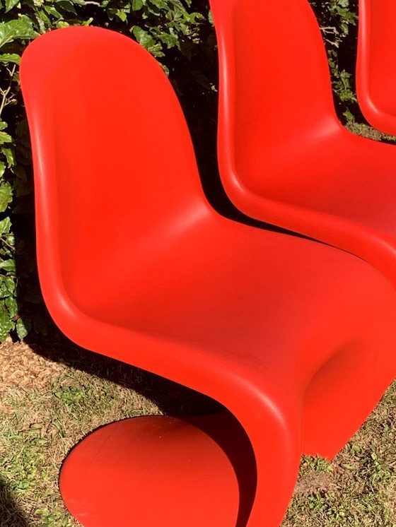 Image 1 of Silla Pantone - 28 Classic Red de Werner Pantone