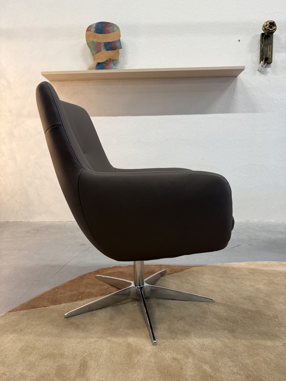 Image 1 of Poltrona girevole Gealux Coral in pelle color tortora