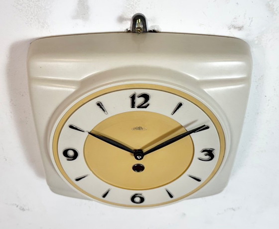 Image 1 of Vintage Beige Bakelite Wall Clock from Prim, 1950s