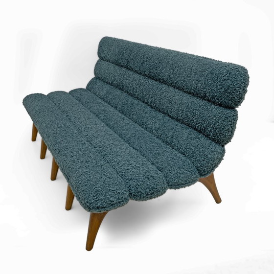 Image 1 of Divano moderno in bouclè e noce Adrian Pearsall Style Italin