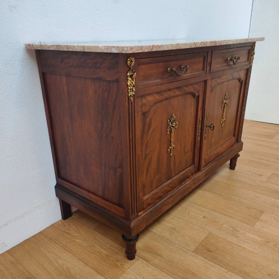 Image 1 of Credenza, cassettiera, comò e mobile da bagno vintage e antichi con piano in marmo.