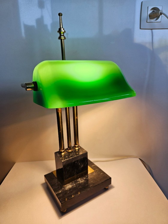 Image 1 of Lámpara alta de notario/banquero/escritorio sobre una base de mármol.