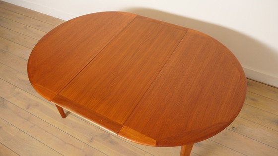 Image 1 of Table à manger extensible vintage ronde