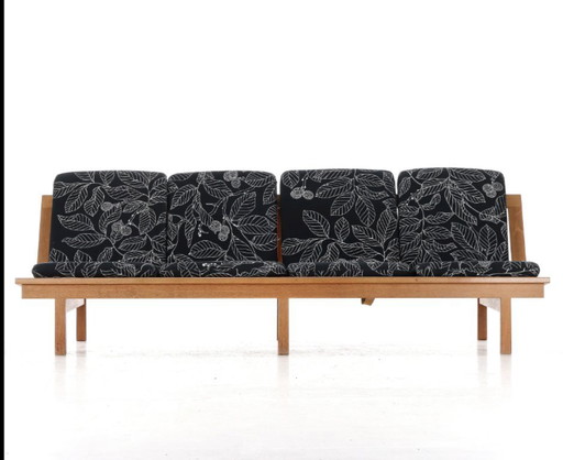 Borg Mogensen. vierzitsbank