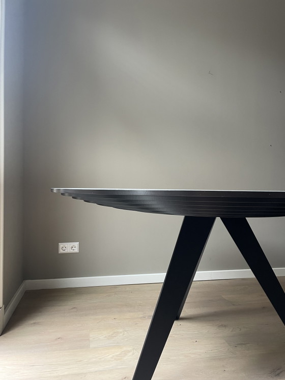 Odesi Bauchtisch rund 130 cm schwarz/weiß – Esstische, Metal, Wood (photo 6 of 7)