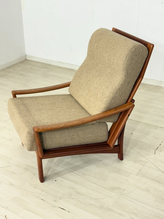 Fauteuil design danois milieu du siècle / Fauteuil en teck / Fauteuil années 1960 / Fauteuil danois en teck / (photo 6 of 9)