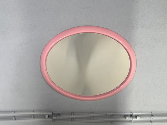 Image 1 of Miroir ovale à rosace des années 1970 - le charme à l'état pur !