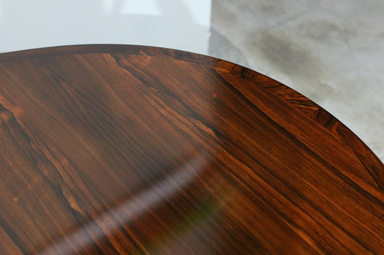 Image 1 of Table à manger ovale extensible en bois de rose par Niels O. Møller