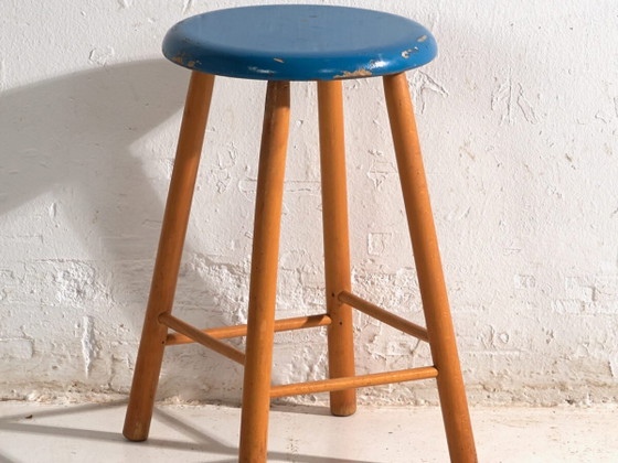 Taburete de madera antiguo con asiento redondo – Europa Central, circa 1950 – Rustic (photo 2 of 40)
