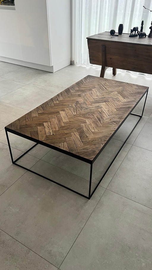 Table basse incrustée de parquet à chevrons d'origine