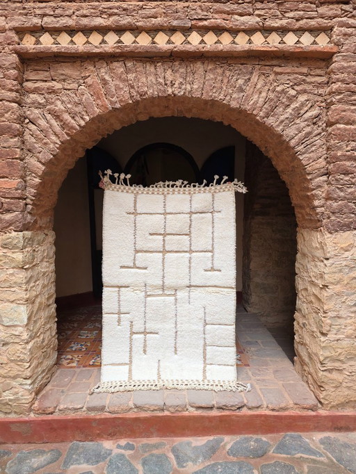 Small Modern Beni Ourain rug 150 x 99 cm 