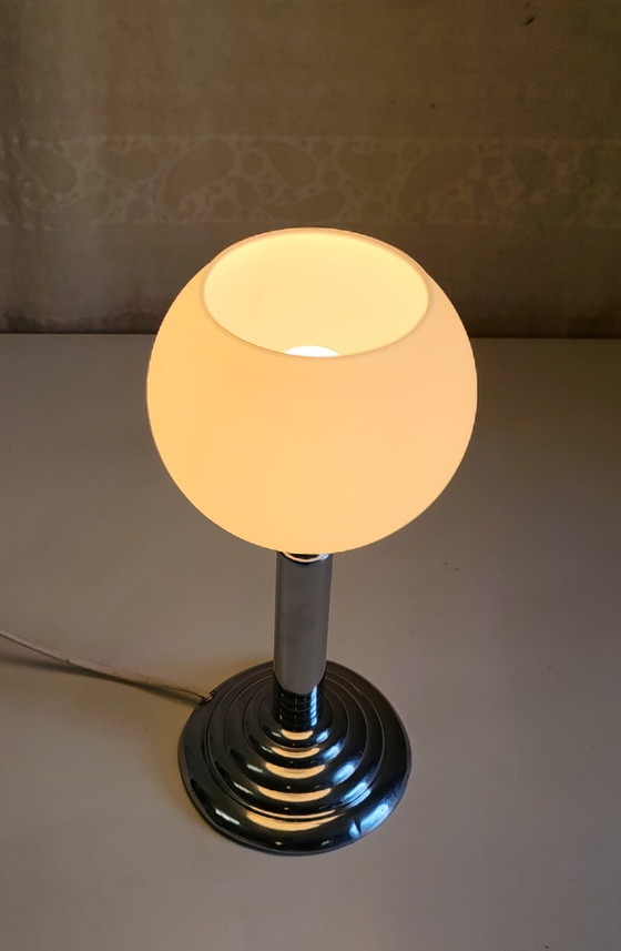 Lampada da tavolo Bauhaus in metallo e globo in vetro opalino - anni '30/'40 – Lampade da tavolo, Glass (photo 4 of 8)