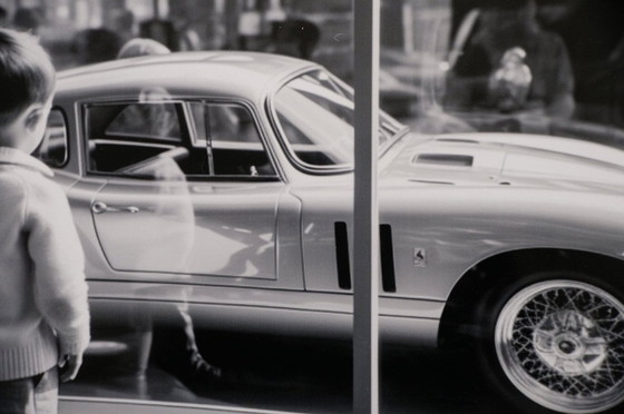 Image 1 of Ferrari "Todo comienza con un sueño" | póster | blanco y negro