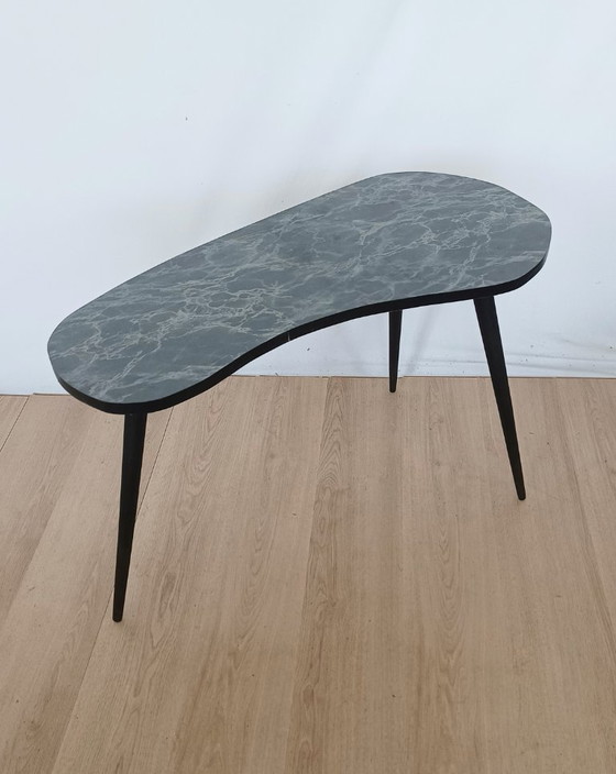 Image 1 of Vijftiger jaren niervormige tafel