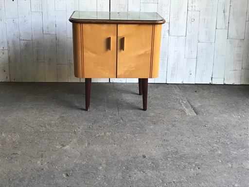 Cabinet laqué hongrois Mid-Century, années 1960