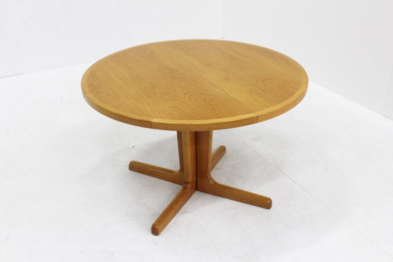 Tavolo da pranzo rotondo allungabile danese vintage – Tavoli da pranzo, Wood (photo 2 of 7)