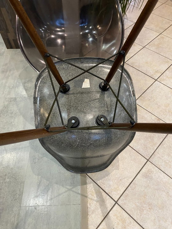 Image 1 of Sedia DSW, fibra grigio elefante, noce tassello, Eames Herman Miller vintage 1950