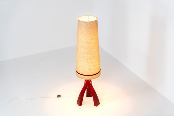 Image 1 of Lámpara de pie de estilo espacial con base de trípode (Alemania, década de 1970)