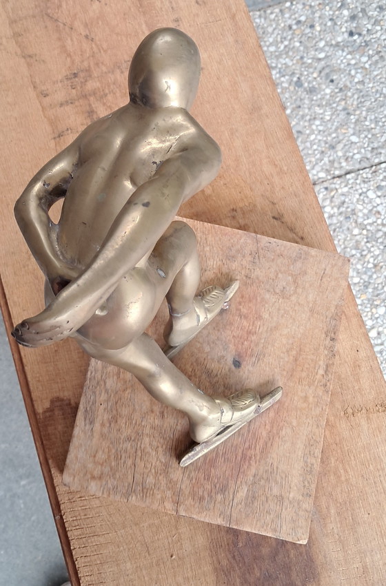 Image 1 of 2 Bronzen beelden van schaatsers 28 en 17 cm hoog