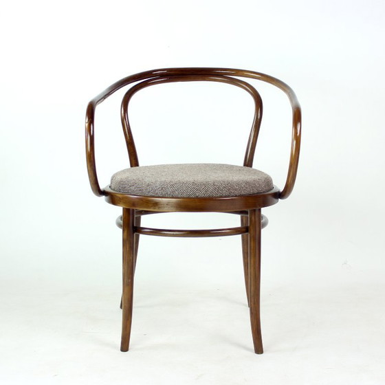 Poltrona August Thonet No. 30 In Legno Curvato Per TON, Cecoslovacchia, Metà XX Secolo – Poltrone, Textile (photo 2 of 13)