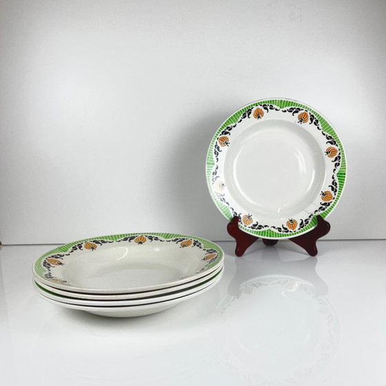 Image 1 of Ensemble de 5 assiettes à soupe Sarreguemines « Maroussia », début du XXe siècle