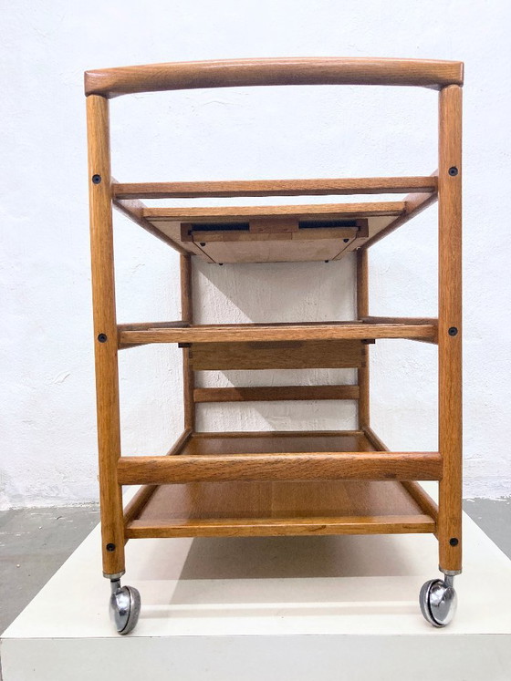 Image 1 of Dyrlund serveerwagen van eikenhout en resopal, Deens design uit de jaren 60/70.