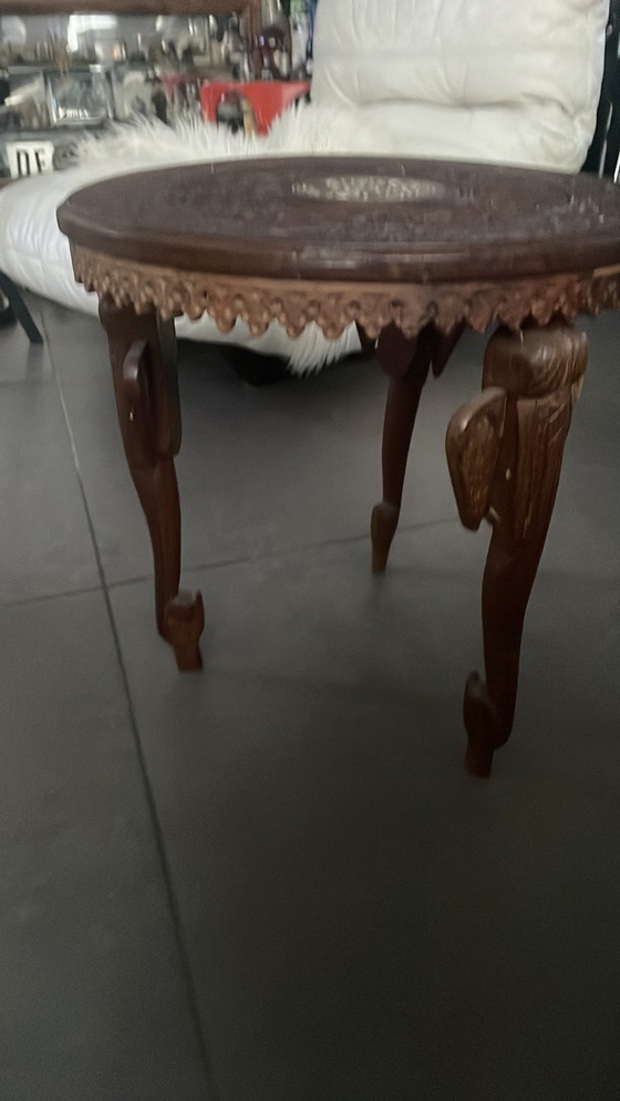 Image 1 of Met de Hand Uitgesneden Bijzettafel/Wijntafeltje