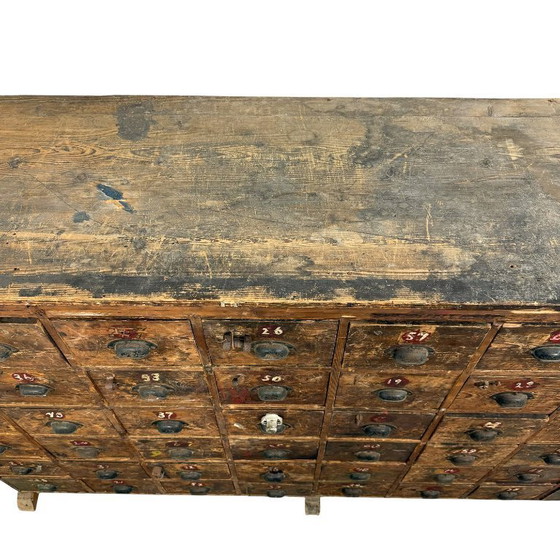 Image 1 of Gran cómoda antigua – mueble industrial con 48 cajones