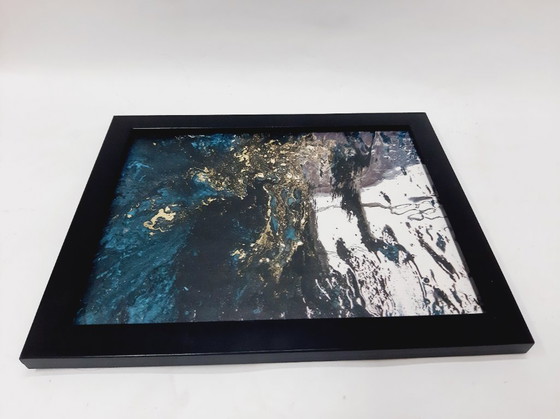 Image 1 of Arte fluido abstracto enmarcado sobre tablero de fibra