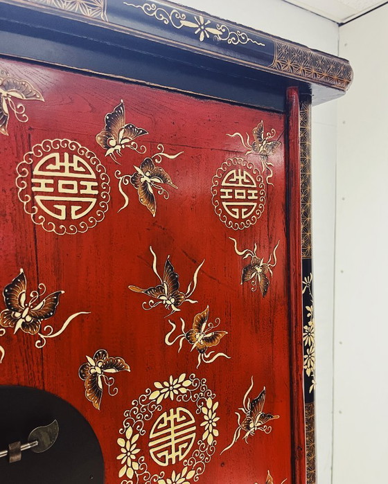 Image 1 of Vintage Chinese kast rood
