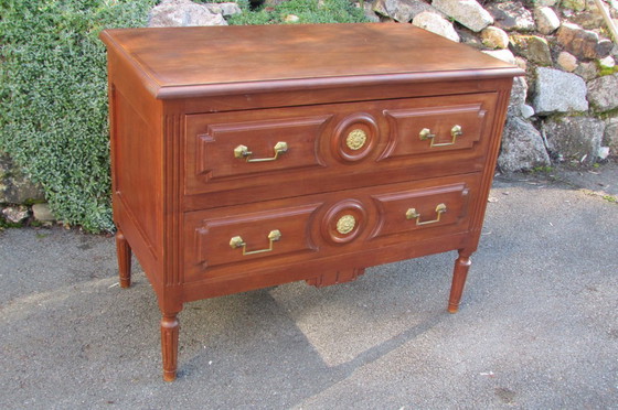 Image 1 of Parijse commode met twee lades, in Lodewijk XVI-stijl.