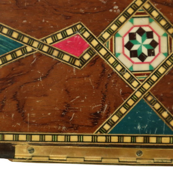 Image 1 of Caja de joyería con incrustaciones de marquetería