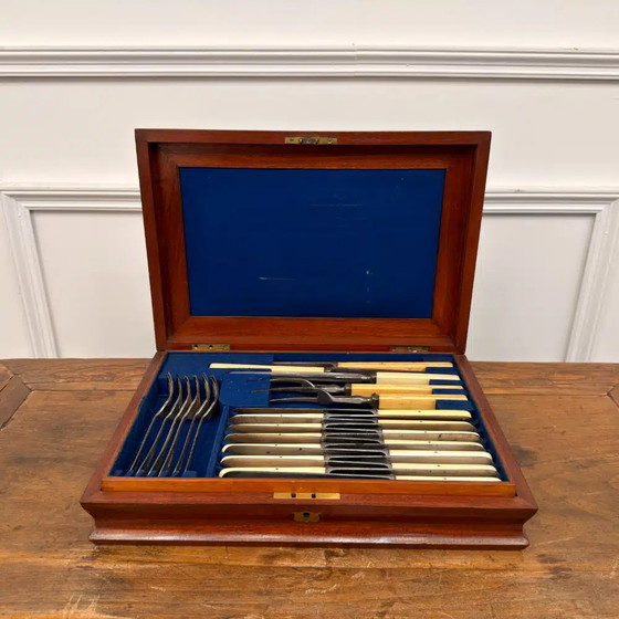 Antique English Silver-plated Cutlery Set with Case, Chesterfield (photo 5 of 7)